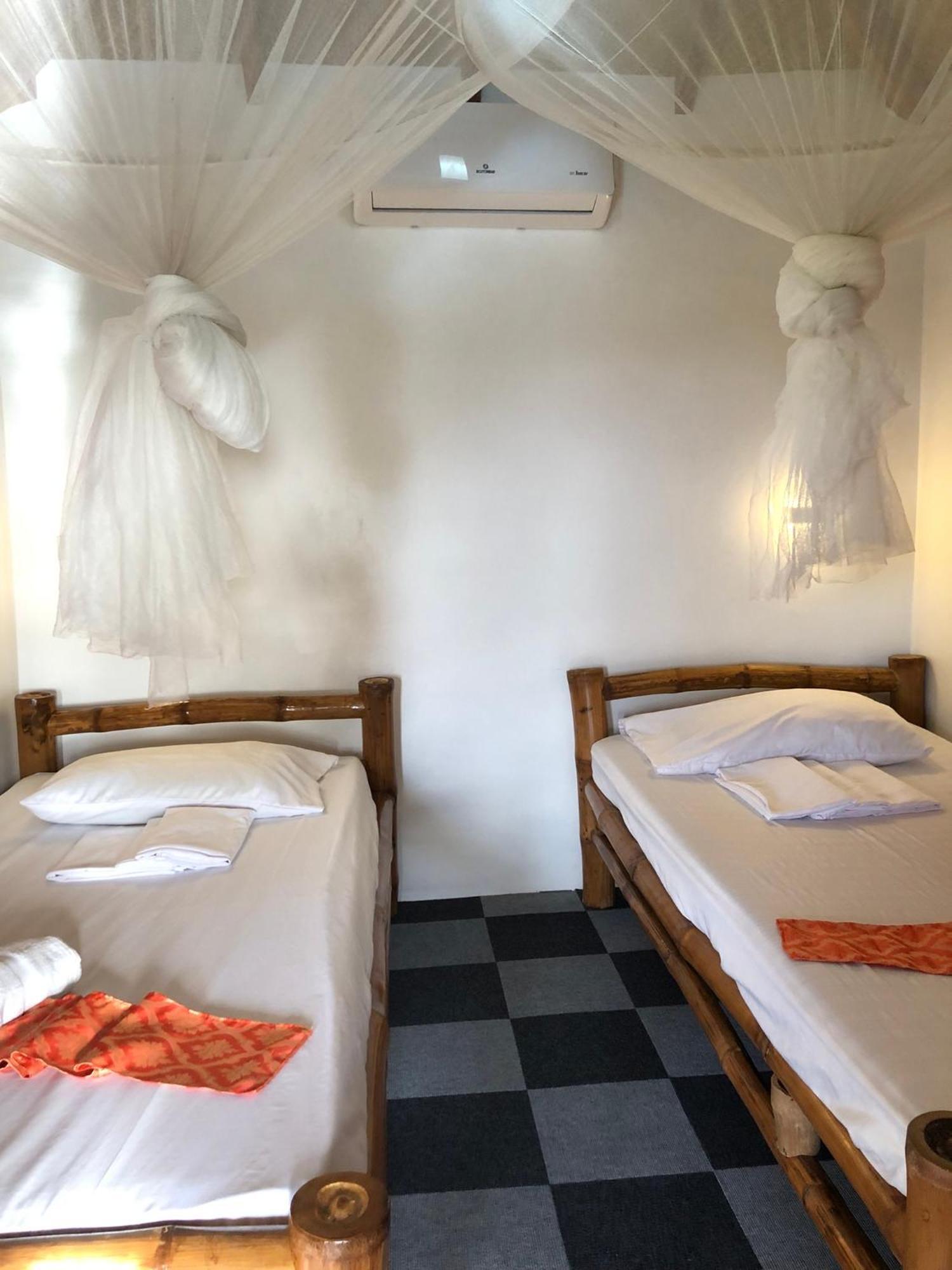 Cuestas Beach Resort And Restaurant Badian Kültér fotó