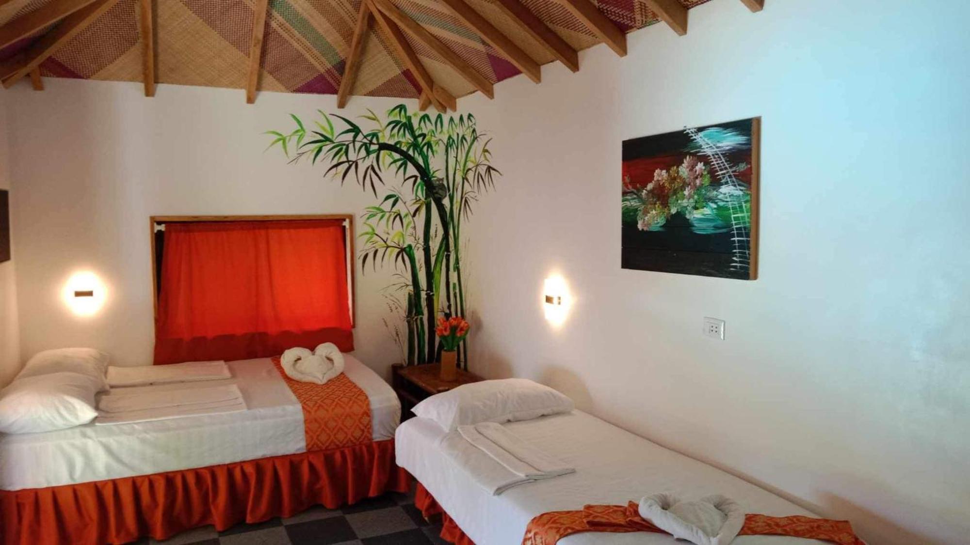 Cuestas Beach Resort And Restaurant Badian Kültér fotó