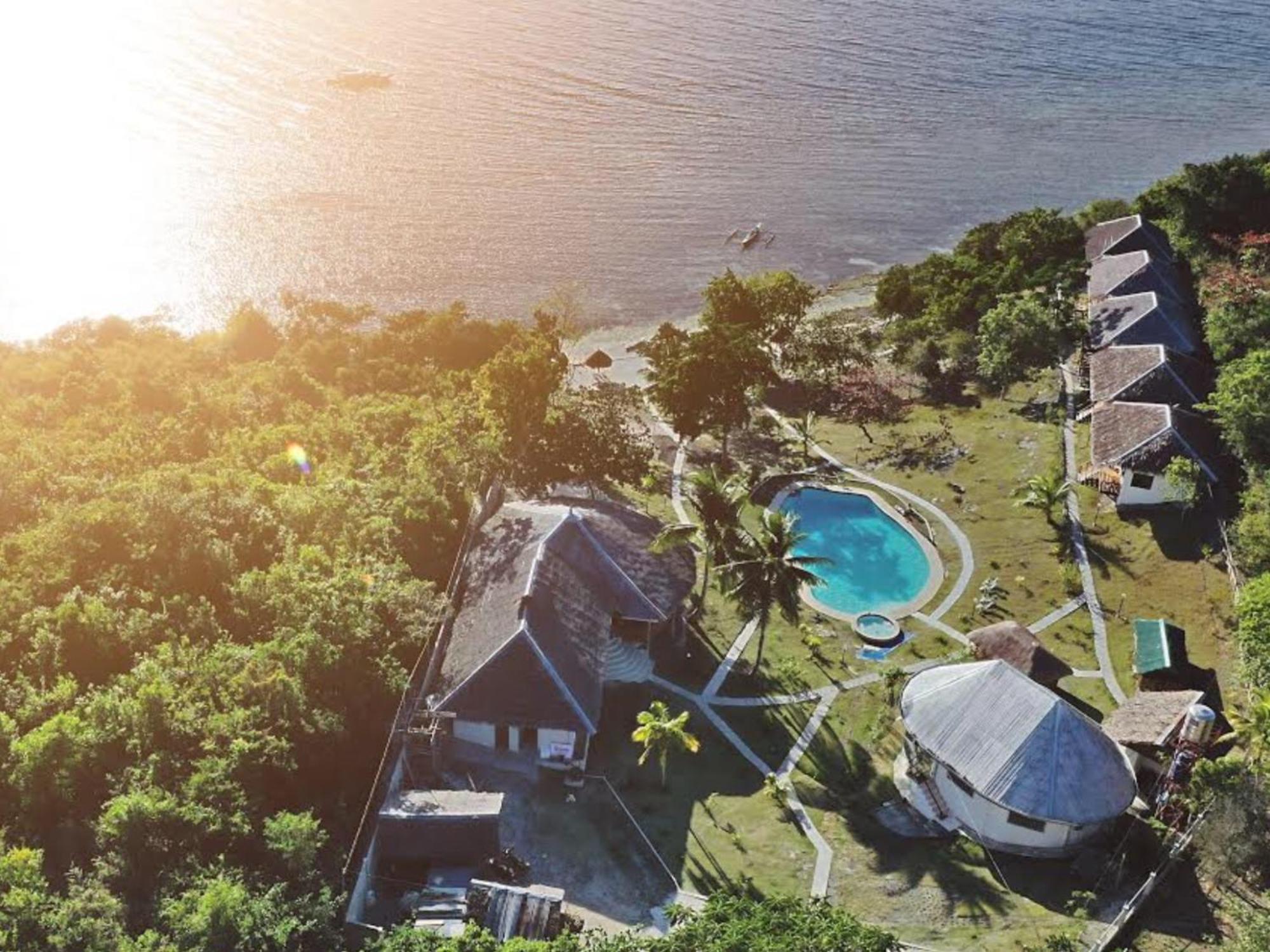 Cuestas Beach Resort And Restaurant Badian Kültér fotó