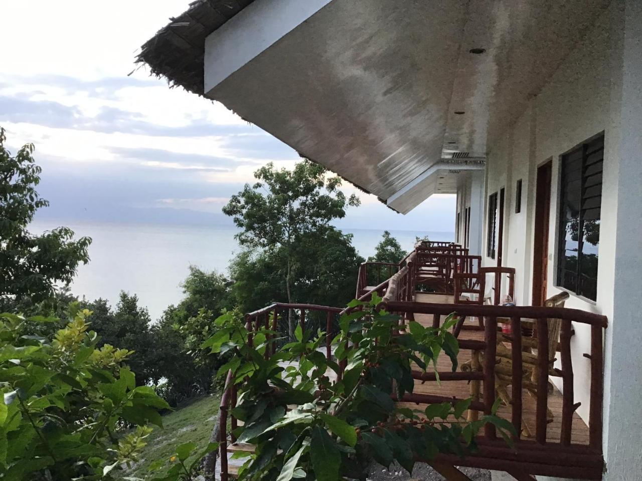 Cuestas Beach Resort And Restaurant Badian Kültér fotó