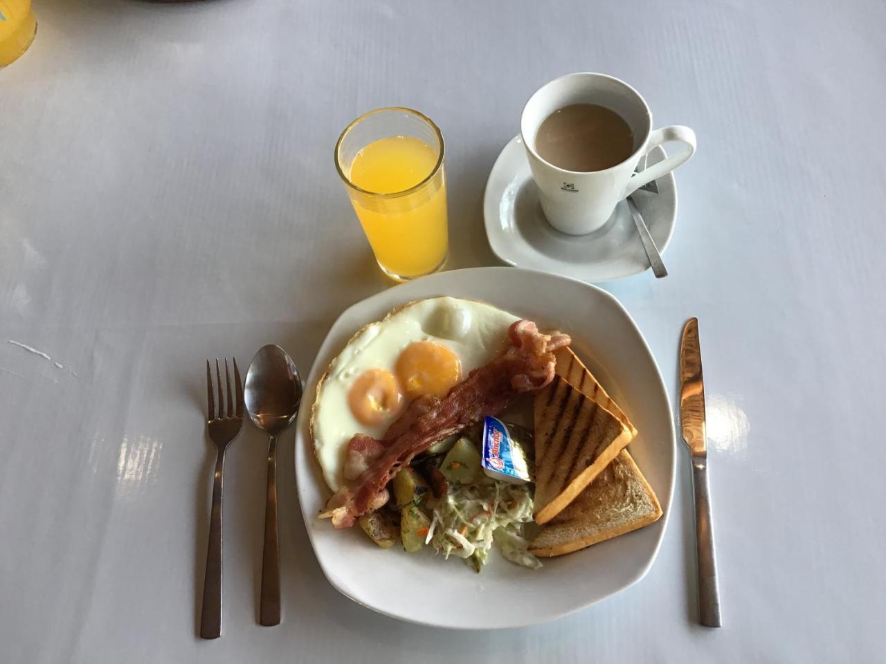 Cuestas Beach Resort And Restaurant Badian Kültér fotó