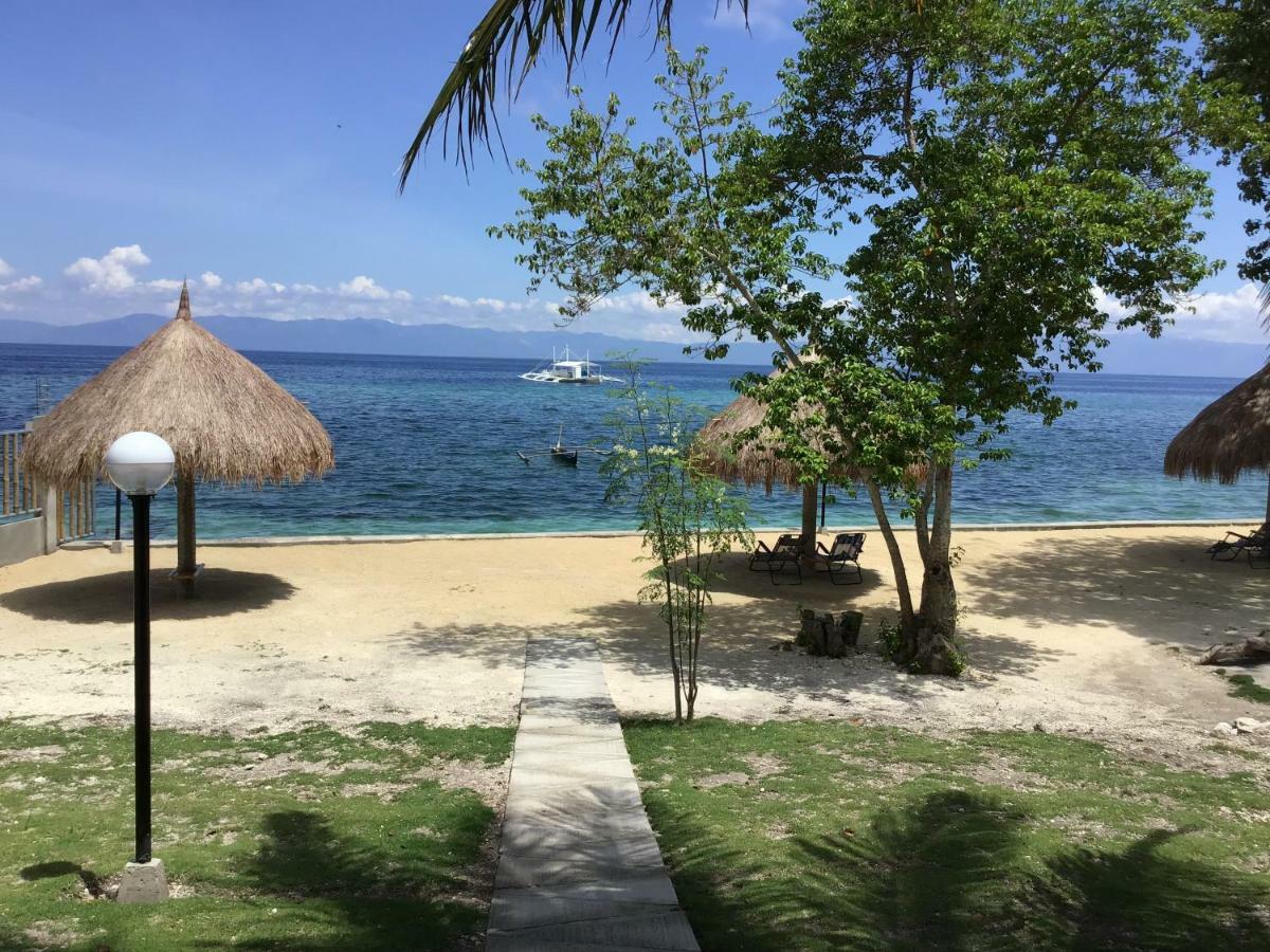 Cuestas Beach Resort And Restaurant Badian Kültér fotó